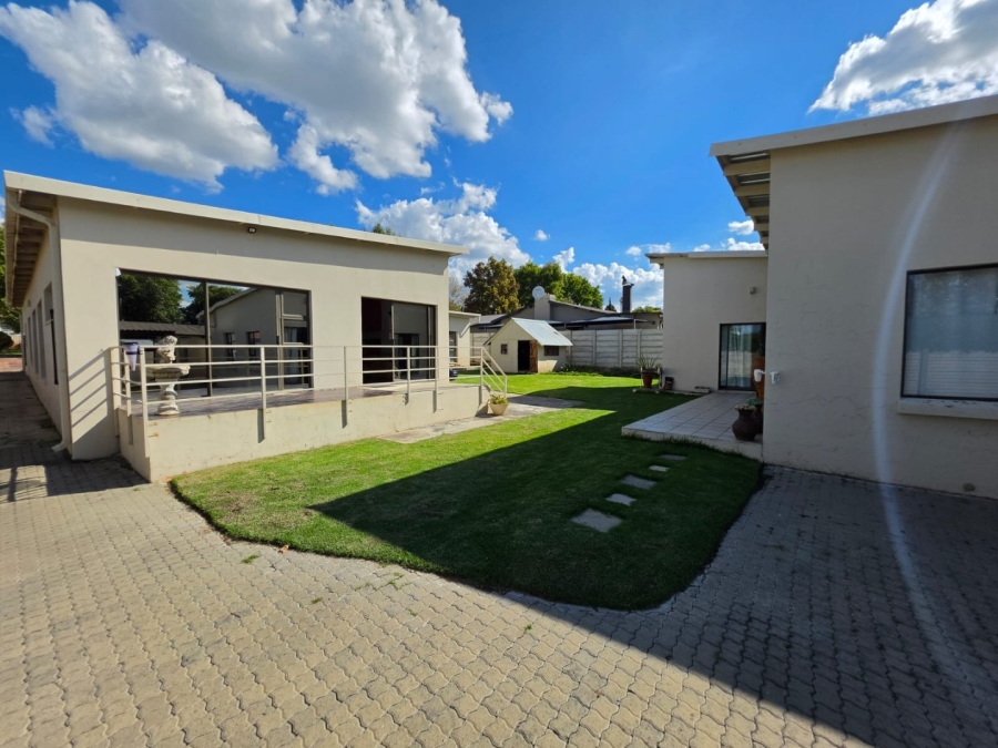 6 Bedroom Property for Sale in Bethlehem Free State